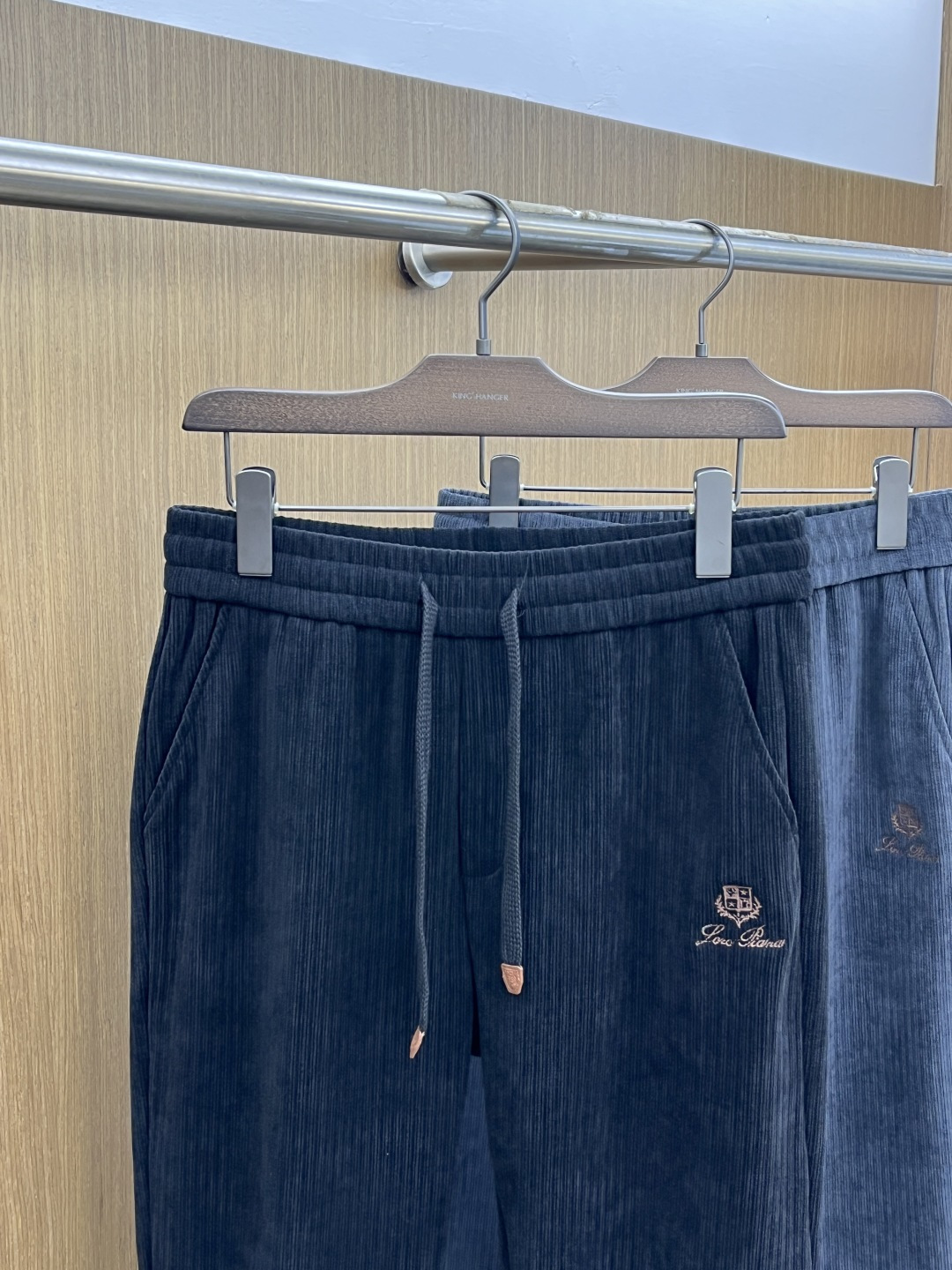 秋冬 lP🆕 🔥🔥秋冬超火休闲裤，选用欧洲进口面料，柔软舒适有质感，原版五金配件，非常炫酷，细节处理精致