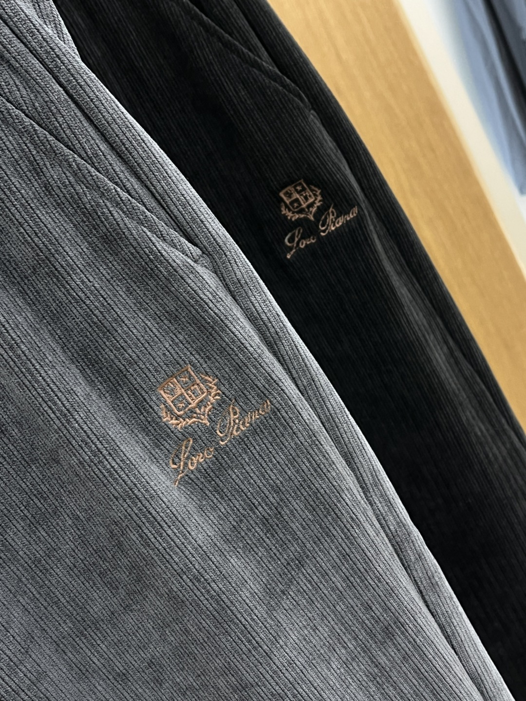 秋冬 lP🆕 🔥🔥秋冬超火休闲裤，选用欧洲进口面料，柔软舒适有质感，原版五金配件，非常炫酷，细节处理精致