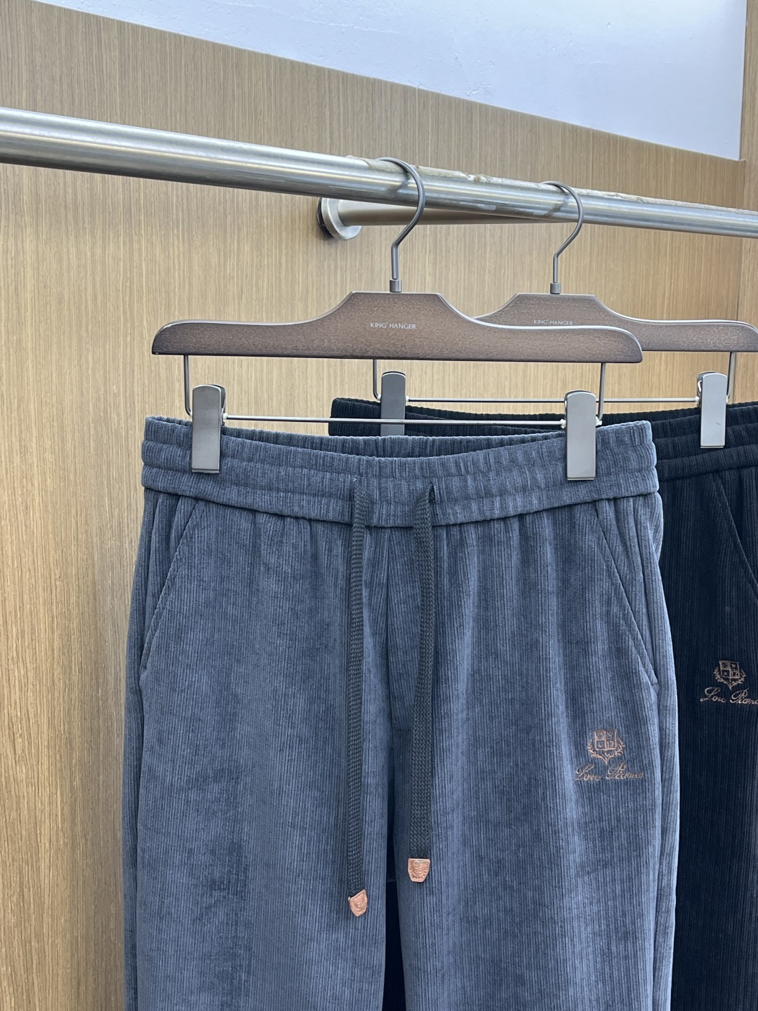 秋冬 lP🆕 🔥🔥秋冬超火休闲裤，选用欧洲进口面料，柔软舒适有质感，原版五金配件，非常炫酷，细节处理精致