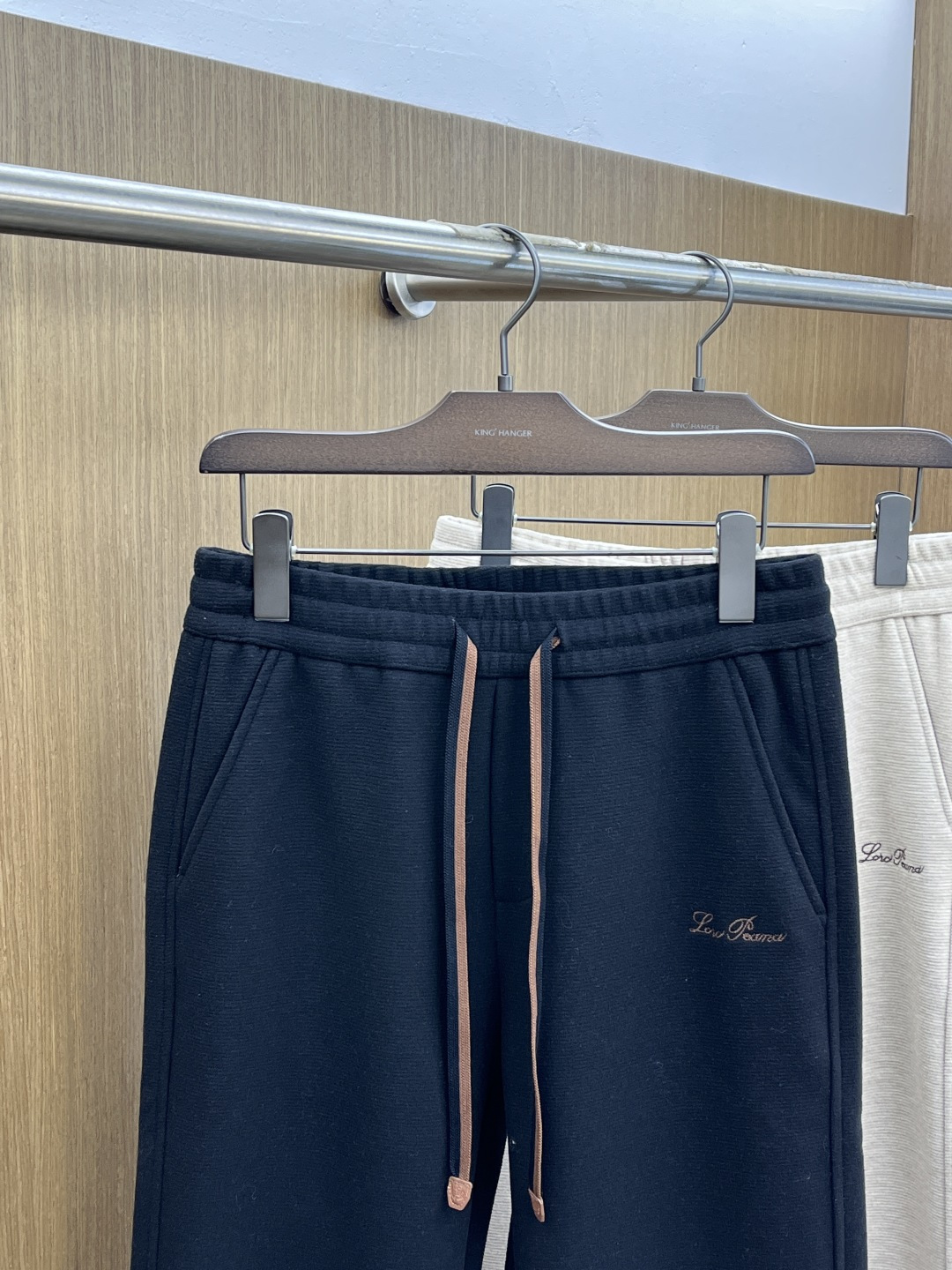 秋冬 lP🆕 🔥🔥秋冬超火休闲裤，选用欧洲进口面料，柔软舒适有质感，原版五金配件，非常炫酷，细节处理精致