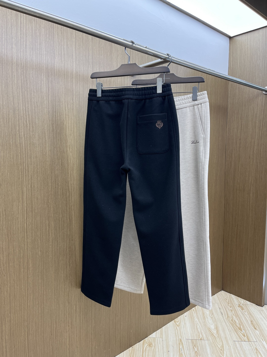秋冬 lP🆕 🔥🔥秋冬超火休闲裤，选用欧洲进口面料，柔软舒适有质感，原版五金配件，非常炫酷，细节处理精致
