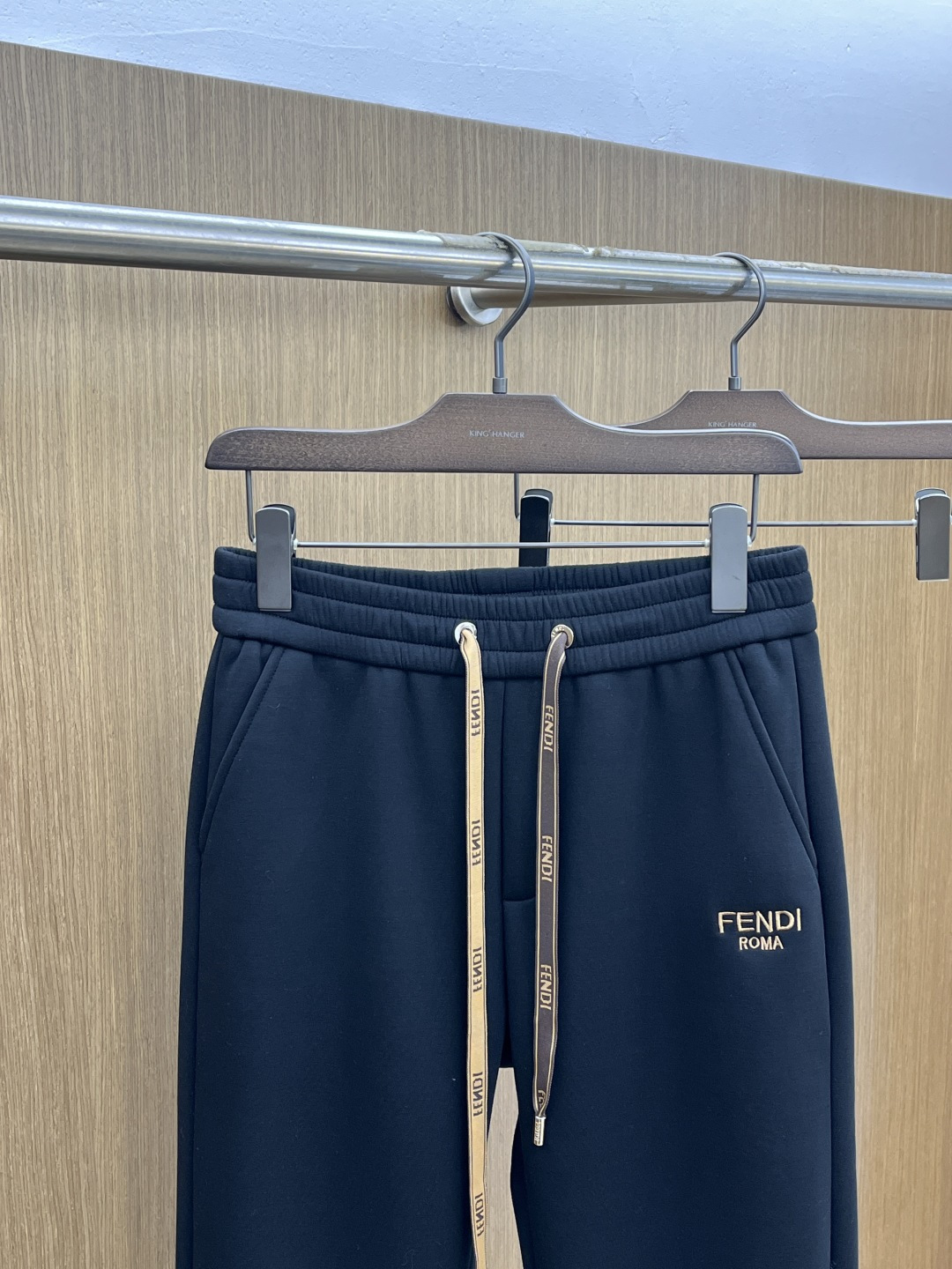 秋冬 FD 🔥🔥加绒款 2025秋冬超火休闲裤，选用欧洲进口面料，柔软舒适有质感，原版五金配件，非常炫酷