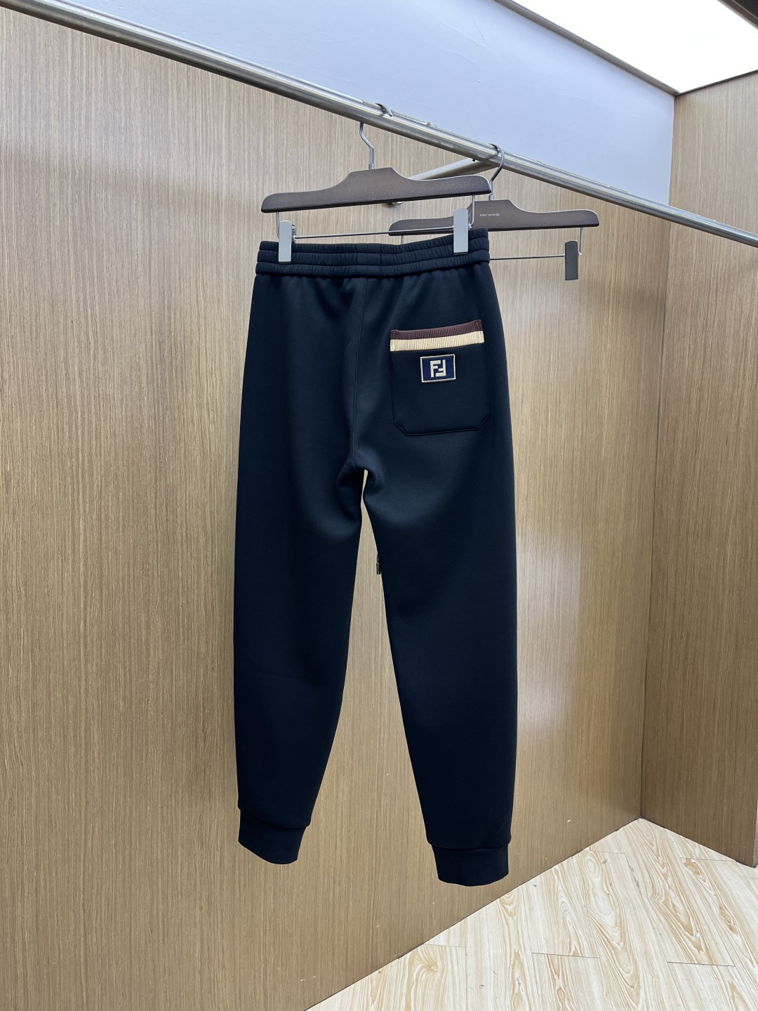 秋冬 FD 🔥🔥加绒款 2025秋冬超火休闲裤，选用欧洲进口面料，柔软舒适有质感，原版五金配件，非常炫酷