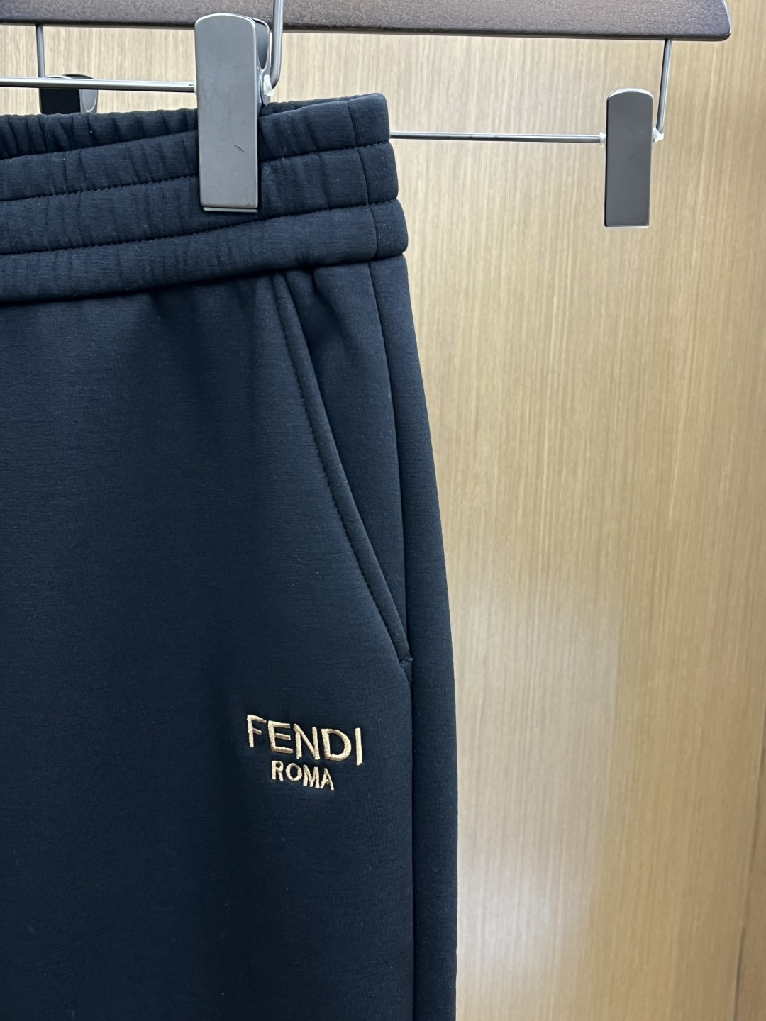 秋冬 FD 🔥🔥加绒款 2025秋冬超火休闲裤，选用欧洲进口面料，柔软舒适有质感，原版五金配件，非常炫酷