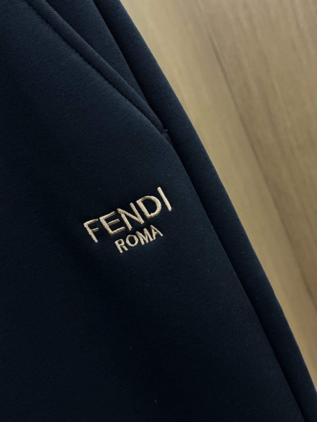 秋冬 FD 🔥🔥加绒款 2025秋冬超火休闲裤，选用欧洲进口面料，柔软舒适有质感，原版五金配件，非常炫酷