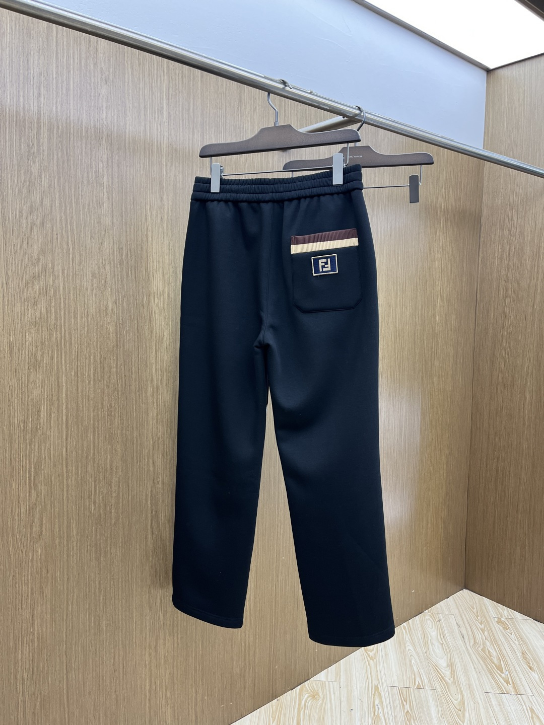 秋冬 FD 🔥🔥加绒款 2025秋冬超火休闲裤，选用欧洲进口面料，柔软舒适有质感，原版五金配件，非常炫酷