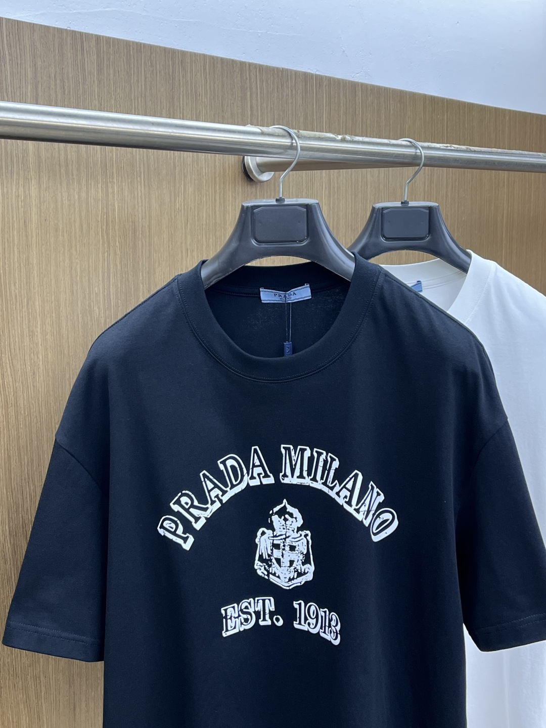 早春 PD 🔥🔥春夏新款简约字母印花短袖 双纱纯棉面料 多元化搭配 是眼下时尚前沿的创新趋势 复古与现代