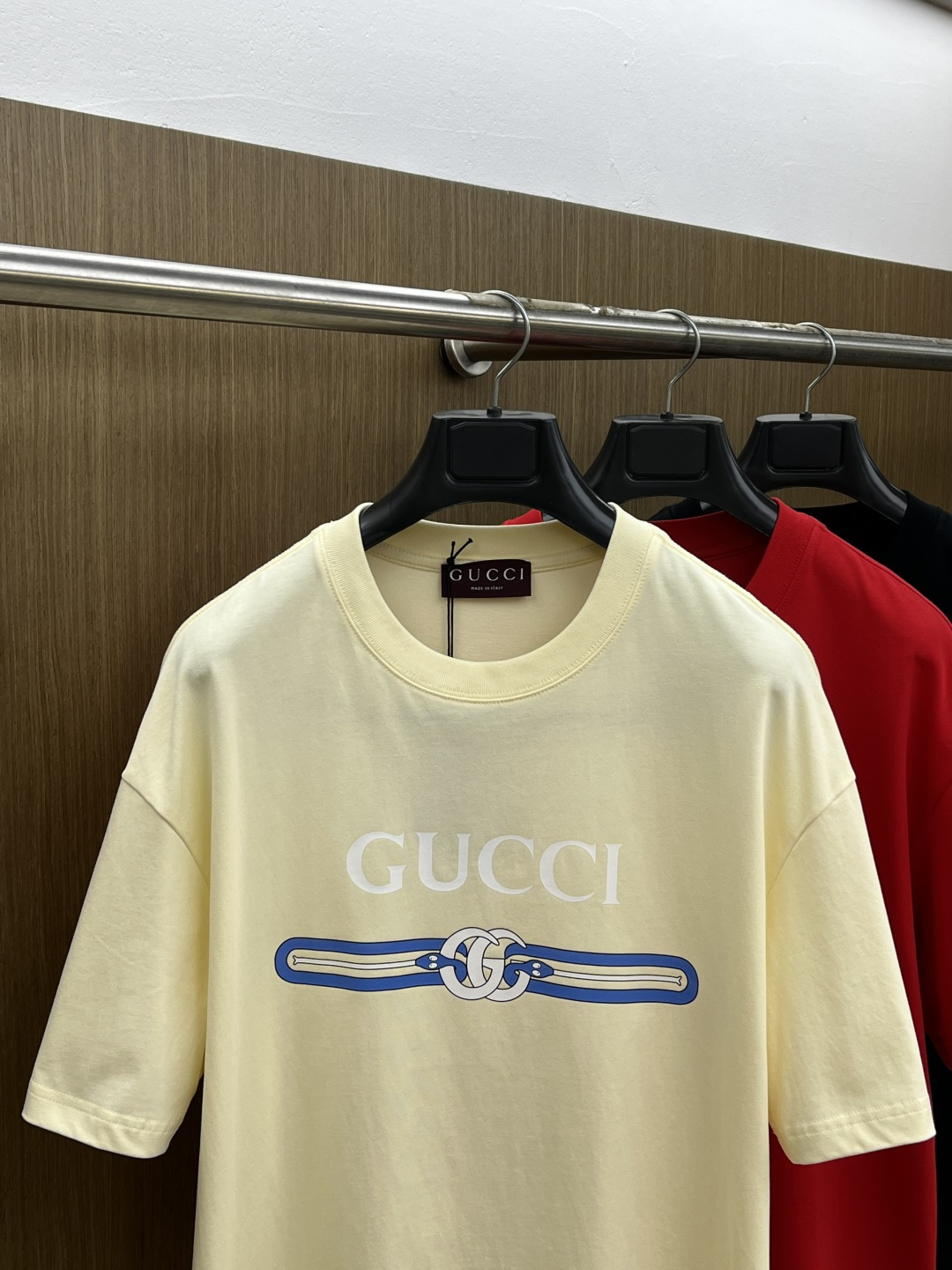 早春 GUC 🔥🔥春夏新款简约字母印花短袖 双纱纯棉面料 多元化搭配 是眼下时尚前沿的创新趋势 复古与现