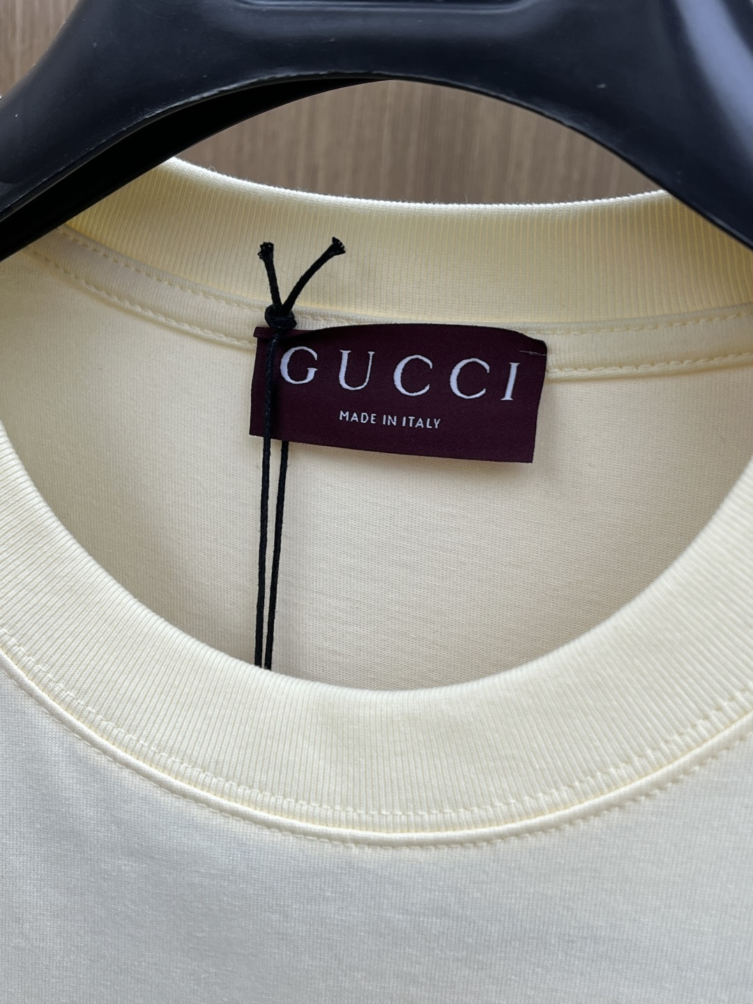 早春 GUC 🔥🔥春夏新款简约字母印花短袖 双纱纯棉面料 多元化搭配 是眼下时尚前沿的创新趋势 复古与现