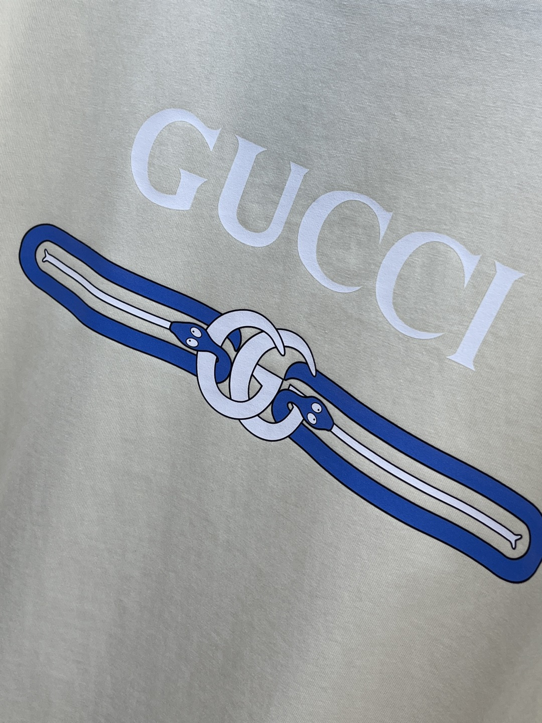 早春 GUC 🔥🔥春夏新款简约字母印花短袖 双纱纯棉面料 多元化搭配 是眼下时尚前沿的创新趋势 复古与现