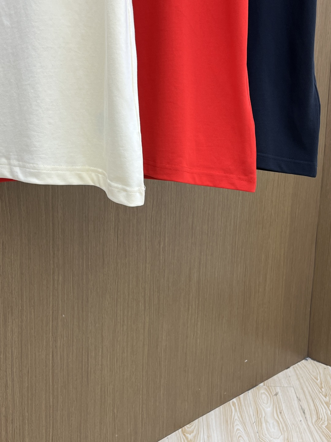 早春 GUC 🔥🔥春夏新款简约字母印花短袖 双纱纯棉面料 多元化搭配 是眼下时尚前沿的创新趋势 复古与现