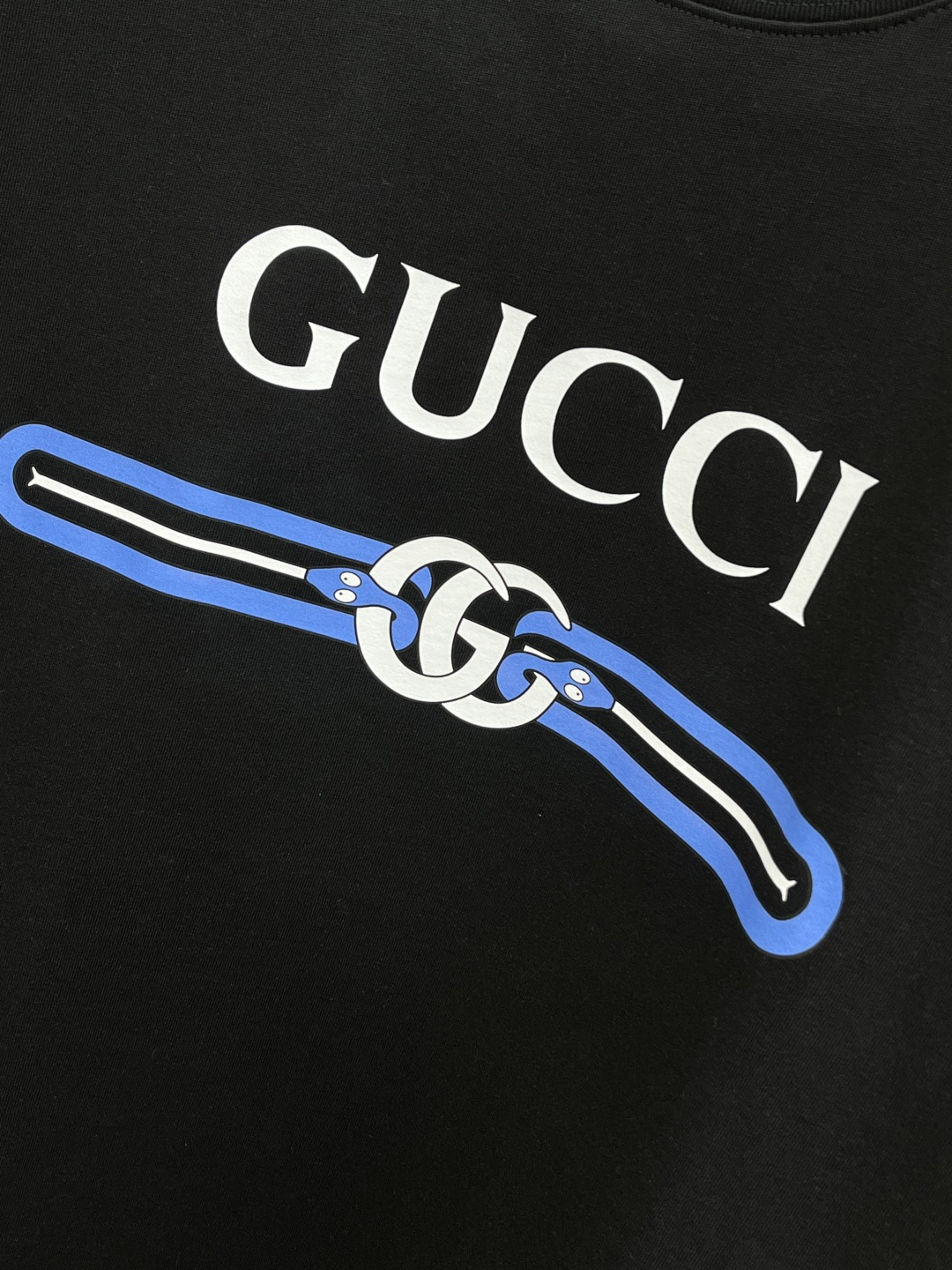 早春 Guc 🔥🔥春夏新款简约字母印花短袖 双纱纯棉面料 多元化搭配 是眼下时尚前沿的创新趋势 复古与现