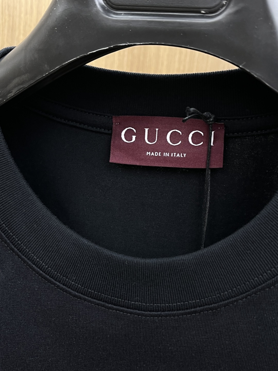 早春 Guc 🔥🔥春夏新款简约字母印花短袖 双纱纯棉面料 多元化搭配 是眼下时尚前沿的创新趋势 复古与现