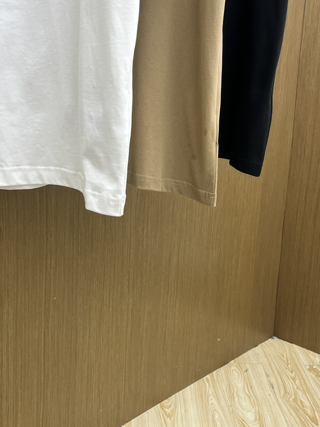 早春 Guc 🔥🔥春夏新款简约字母印花短袖 双纱纯棉面料 多元化搭配 是眼下时尚前沿的创新趋势 复古与现