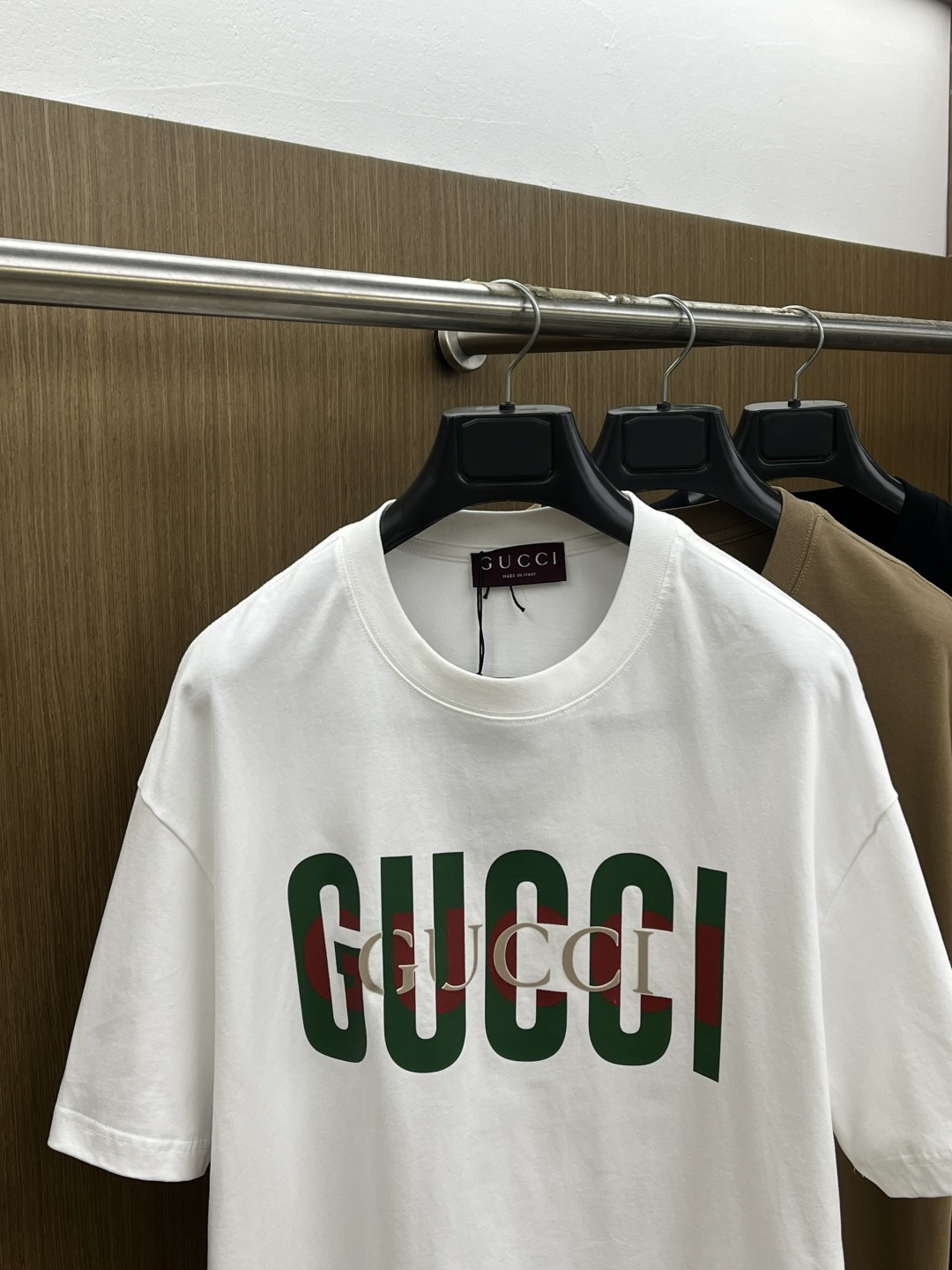 早春 Guc 🔥🔥春夏新款简约字母印花短袖 双纱纯棉面料 多元化搭配 是眼下时尚前沿的创新趋势 复古与现