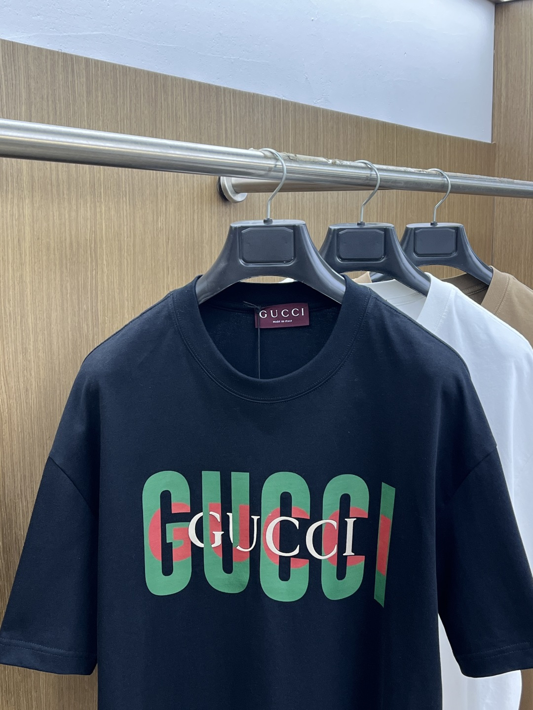 早春 GUc 🔥🔥春夏新款简约字母印花短袖 双纱纯棉面料 多元化搭配 是眼下时尚前沿的创新趋势 复古与现