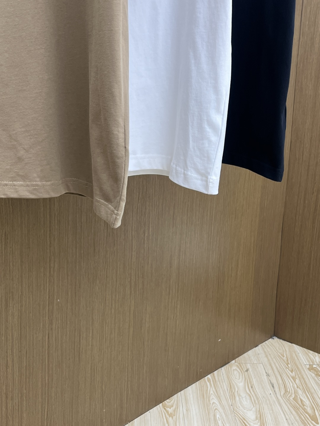 早春 Gvc 🔥🔥春夏新款简约字母印花短袖 双纱纯棉面料 多元化搭配 是眼下时尚前沿的创新趋势 复古与现