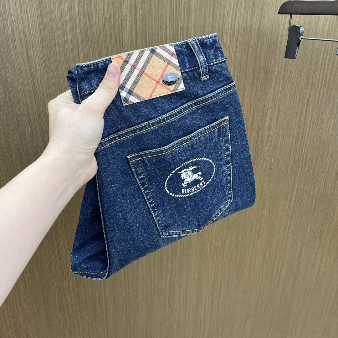 🌾 秋冬 BBR 🔥🔥秋冬新品休闲牛仔裤 官网同步发售，裤身工艺设计，进口客供辅料、面料定制，代工厂出品