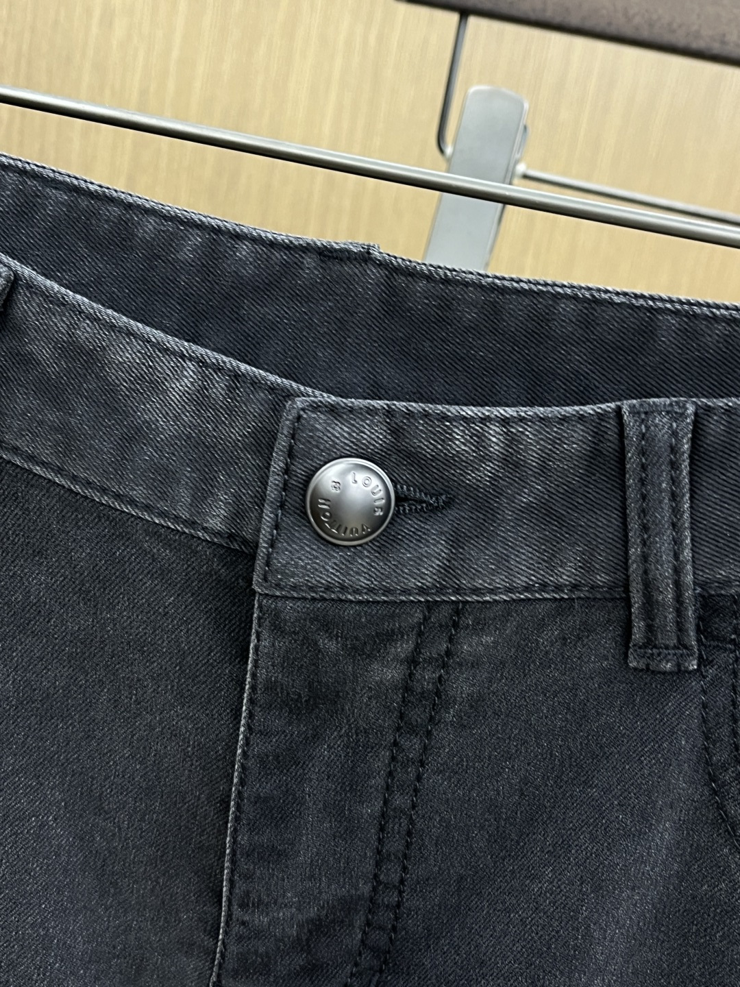 🌾 秋冬 LV 🔥🔥秋冬新品休闲牛仔裤 官网同步发售，裤身工艺设计，进口客供辅料、面料定制，代工厂出品免