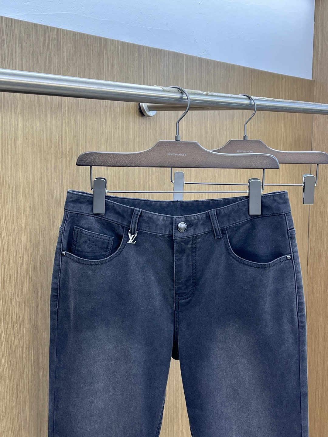 🌾 秋冬 LV 🔥🔥秋冬新品休闲牛仔裤 官网同步发售，裤身工艺设计，进口客供辅料、面料定制，代工厂出品免