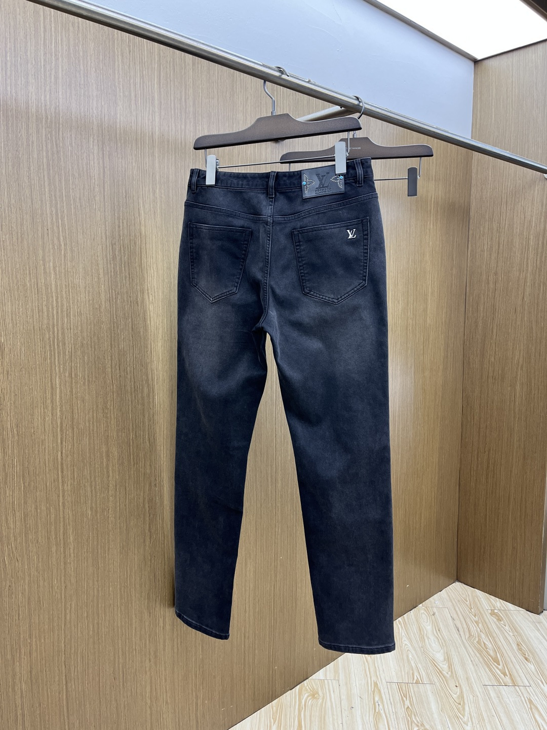 🌾 秋冬 LV 🔥🔥秋冬新品休闲牛仔裤 官网同步发售，裤身工艺设计，进口客供辅料、面料定制，代工厂出品免