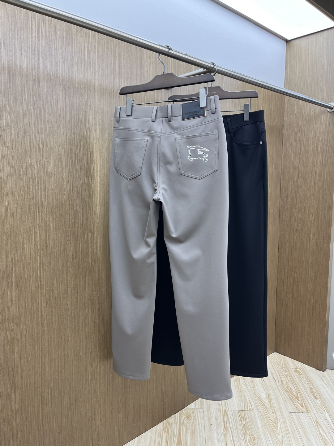 秋冬 BBR 🔥🔥秋冬新品休闲裤 官网同步发售，裤身工艺设计，进口客供辅料、面料定制，代工厂出品免检！每
