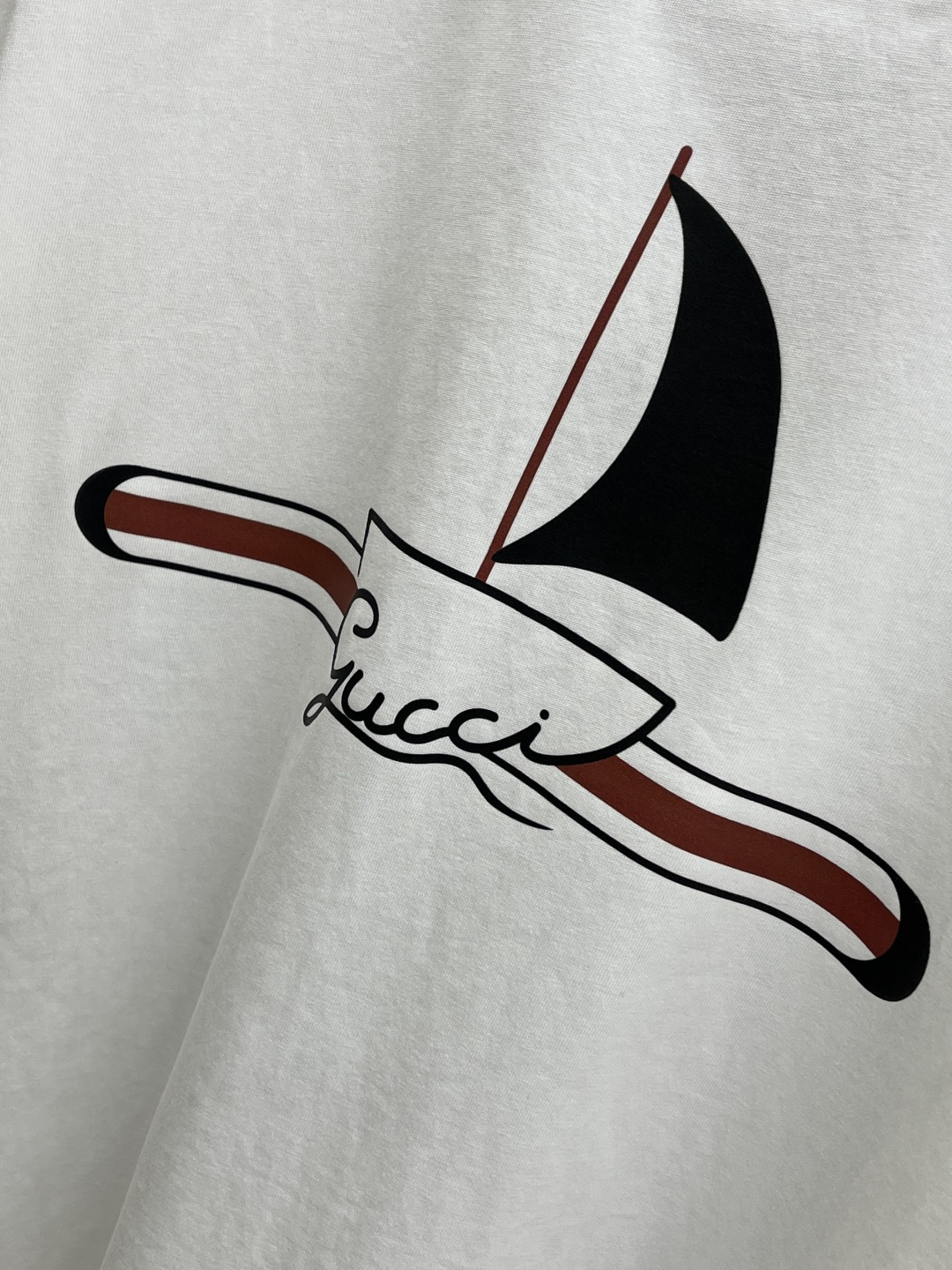 早春 Guc 🔥🔥春夏新款简约字母印花短袖 双纱纯棉面料 多元化搭配 是眼下时尚前沿的创新趋势 复古与现