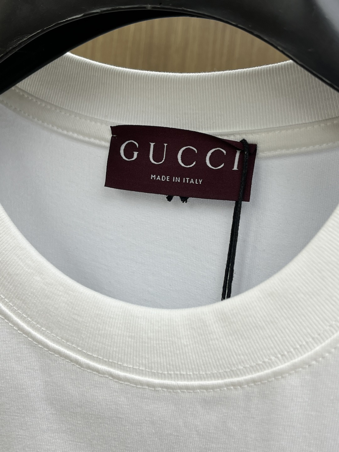 早春 Guc 🔥🔥春夏新款简约字母印花短袖 双纱纯棉面料 多元化搭配 是眼下时尚前沿的创新趋势 复古与现