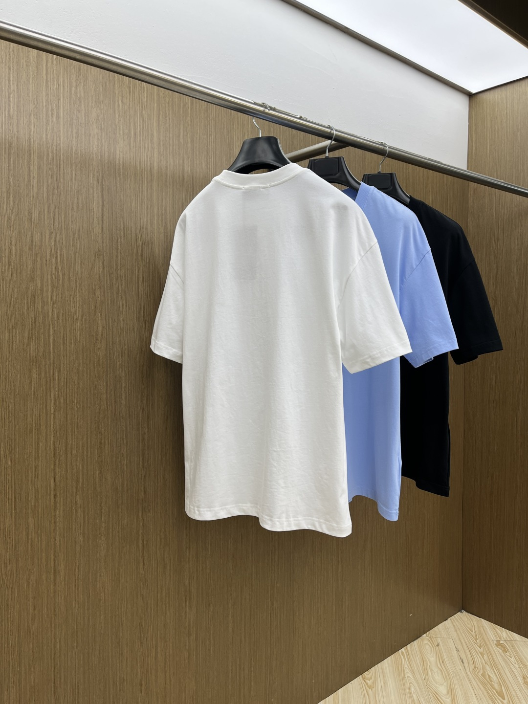 早春 Guc 🔥🔥春夏新款简约字母印花短袖 双纱纯棉面料 多元化搭配 是眼下时尚前沿的创新趋势 复古与现