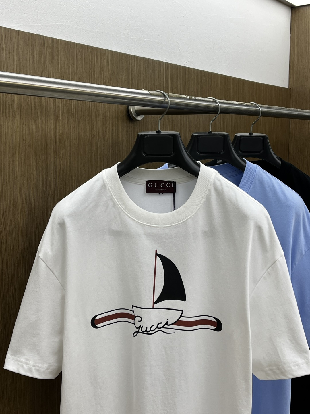 早春 Guc 🔥🔥春夏新款简约字母印花短袖 双纱纯棉面料 多元化搭配 是眼下时尚前沿的创新趋势 复古与现