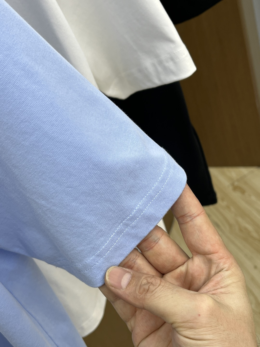 早春 Guc 🔥🔥春夏新款简约字母印花短袖 双纱纯棉面料 多元化搭配 是眼下时尚前沿的创新趋势 复古与现