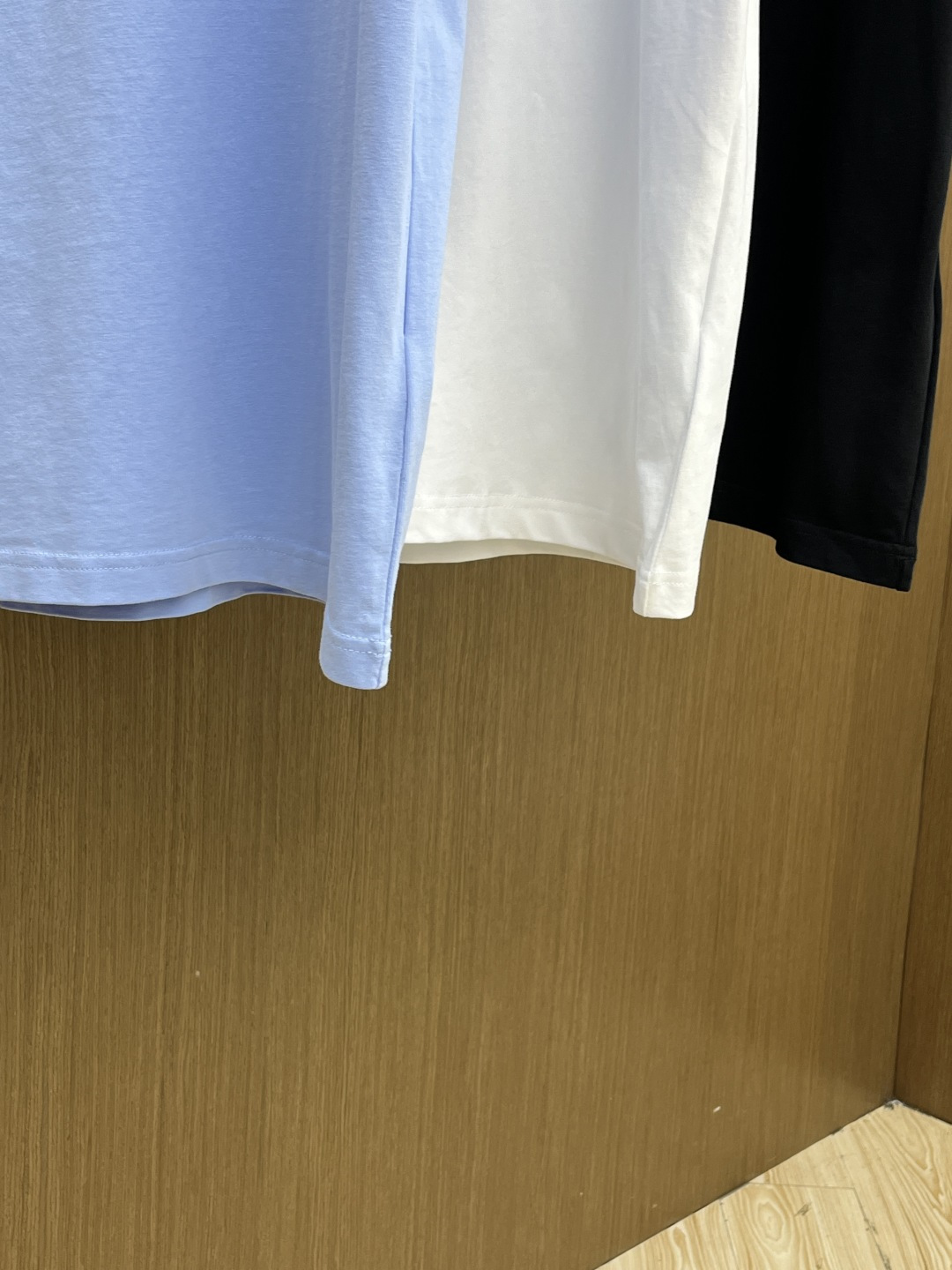 早春 Guc 🔥🔥春夏新款简约字母印花短袖 双纱纯棉面料 多元化搭配 是眼下时尚前沿的创新趋势 复古与现