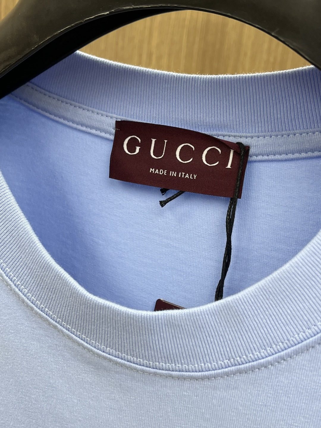 早春 Guc 🔥🔥春夏新款简约字母印花短袖 双纱纯棉面料 多元化搭配 是眼下时尚前沿的创新趋势 复古与现