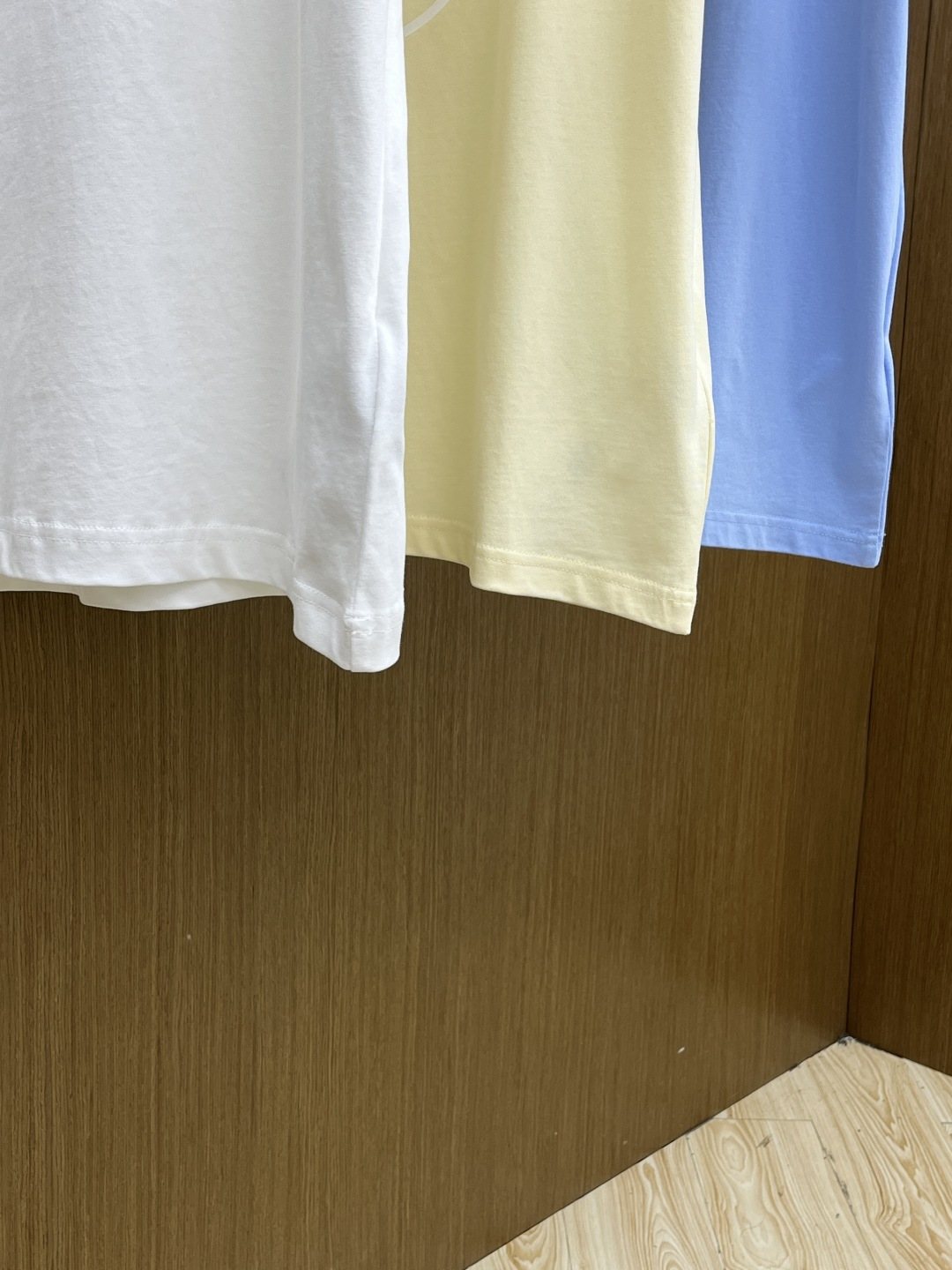 早春 Mon 🔥🔥春夏新款简约字母印花短袖 双纱纯棉面料 多元化搭配 是眼下时尚前沿的创新趋势 复古与现