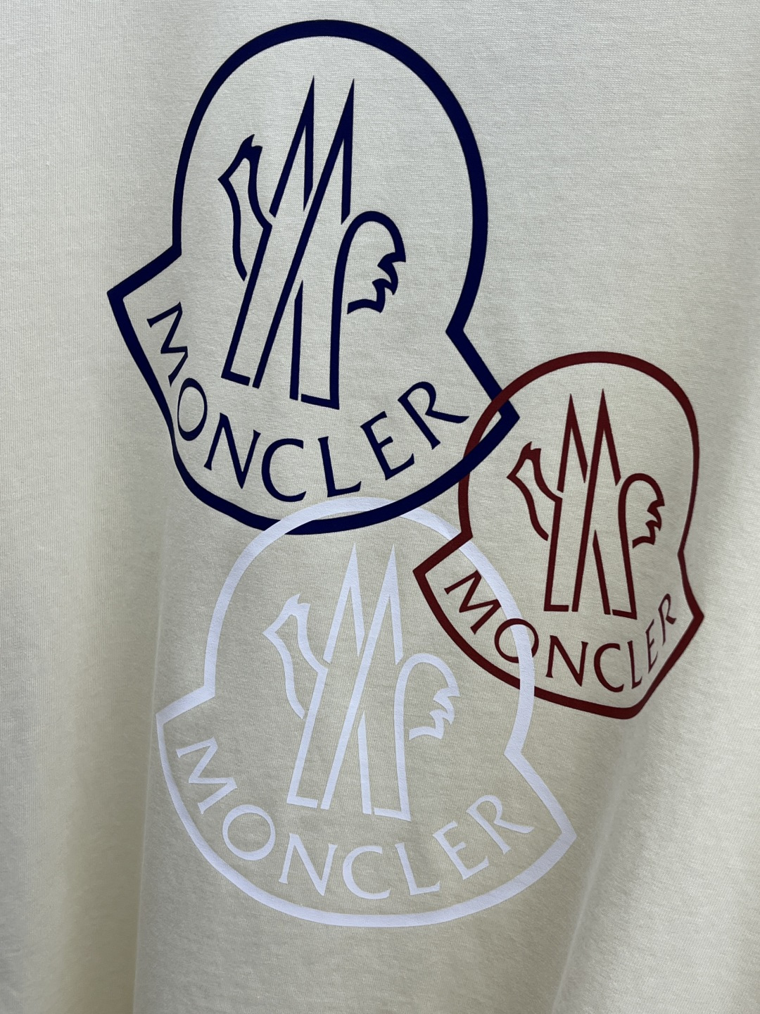 早春 Mon 🔥🔥春夏新款简约字母印花短袖 双纱纯棉面料 多元化搭配 是眼下时尚前沿的创新趋势 复古与现