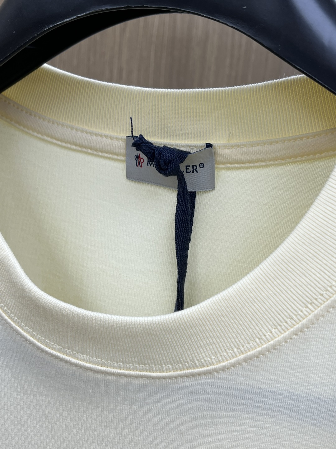 早春 Mon 🔥🔥春夏新款简约字母印花短袖 双纱纯棉面料 多元化搭配 是眼下时尚前沿的创新趋势 复古与现