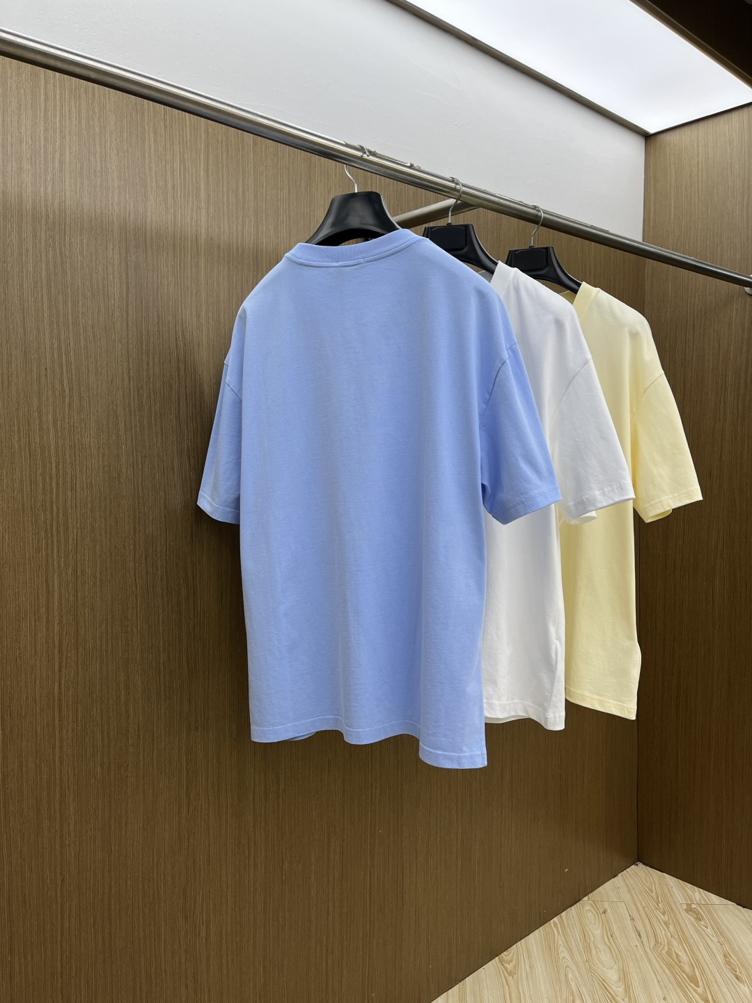 早春 Mon 🔥🔥春夏新款简约字母印花短袖 双纱纯棉面料 多元化搭配 是眼下时尚前沿的创新趋势 复古与现