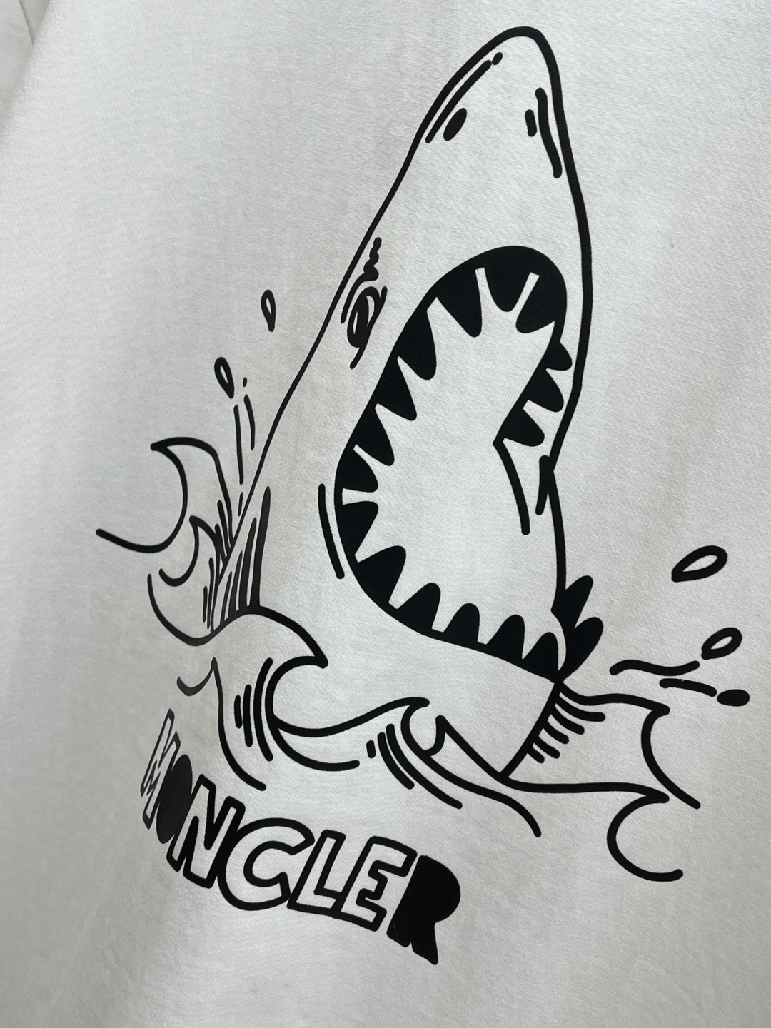 早春 Mon 🔥🔥春夏新款简约字母印花短袖 双纱纯棉面料 多元化搭配 是眼下时尚前沿的创新趋势 复古与现