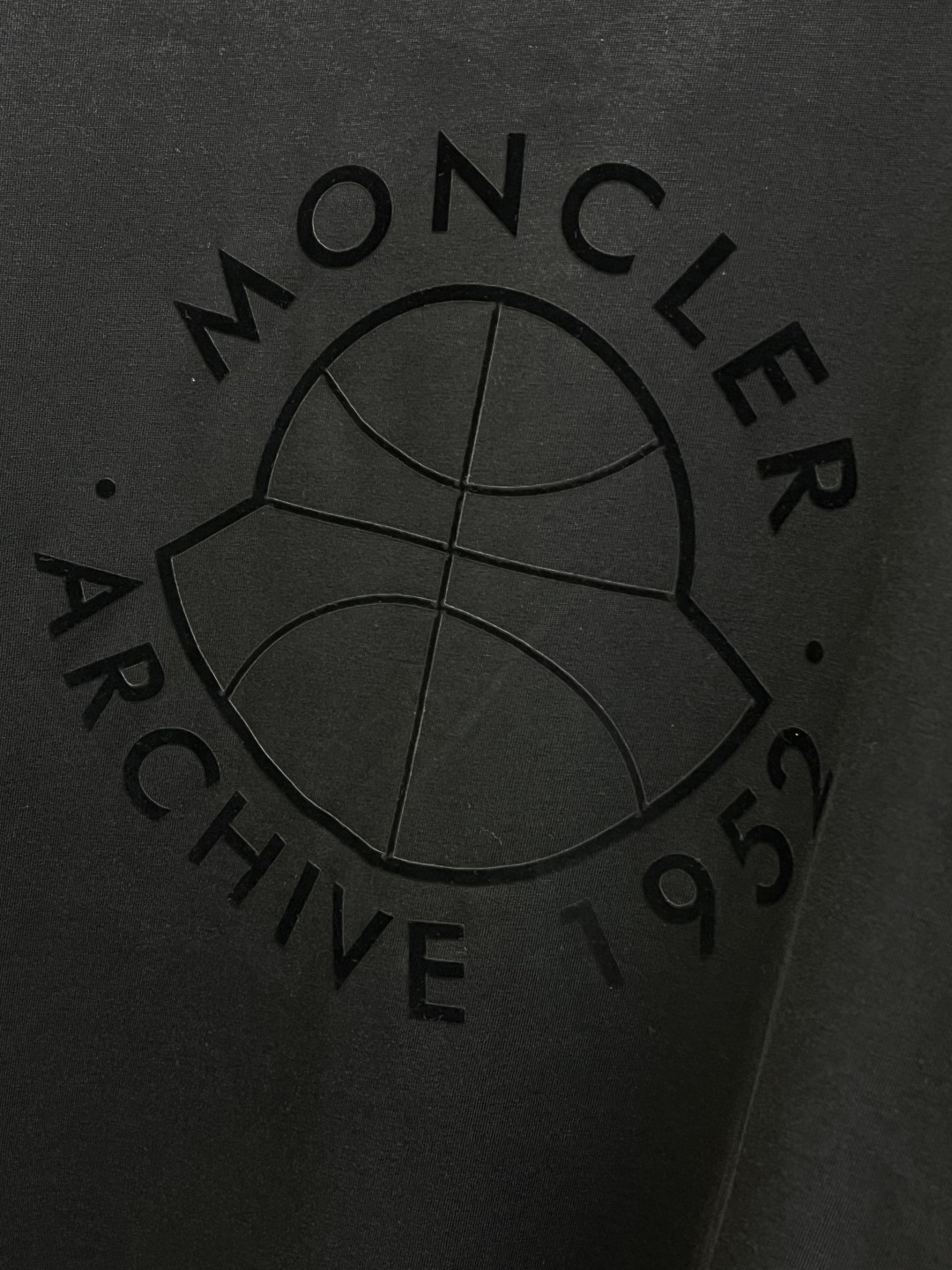 早春 Mon 🔥🔥春夏新款简约字母印花短袖 双纱纯棉面料 多元化搭配 是眼下时尚前沿的创新趋势 复古与现