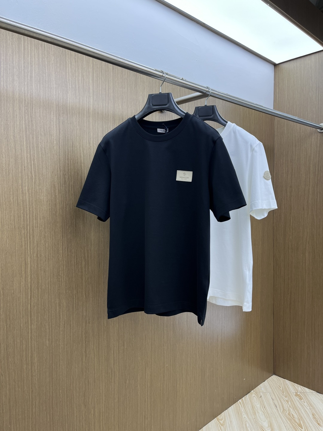 NO:683005,Early spring Mon High-end customization 2026 early spring exclusive new original men's casual short-sleeved T-shirt High-end customization High-end version Fashionable and versatile imported long-staple cotton fabric Super soft and delicate to the touch Skin-friendly and comfortable to wear High-end boutique OEM factory finely made upper body is very good Men's must-have items Complete with three standards Code number 48-56 C10, T-shirt, tees, t-shirt,19860909早春 Mon 高端定制 2026早春独家专供新款原单男士休闲短袖T恤 高端定制 高端版本 时尚百搭爆款进口长绒棉面料 手感超柔软细腻 穿着亲肤舒适 高端精品 代工厂精细做上身非常赞 男士必备单品 三标齐全 码数48-56 C10,,T-shirt,tees，t-shirt,,Men's clothing