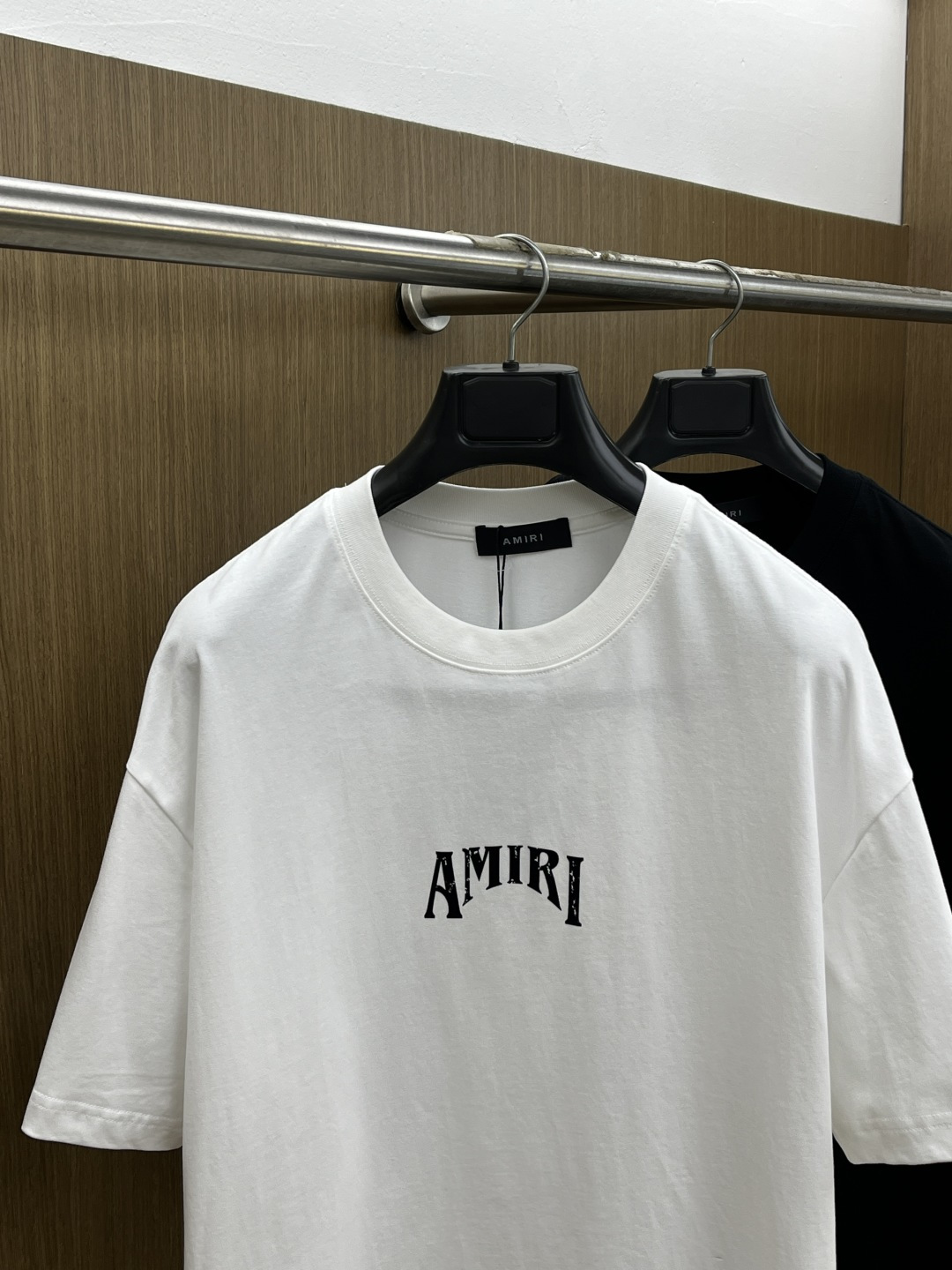 早春 AMIRI 🔥🔥春夏新款简约字母印花短袖 双纱纯棉面料 多元化搭配 是眼下时尚前沿的创新趋势 复古