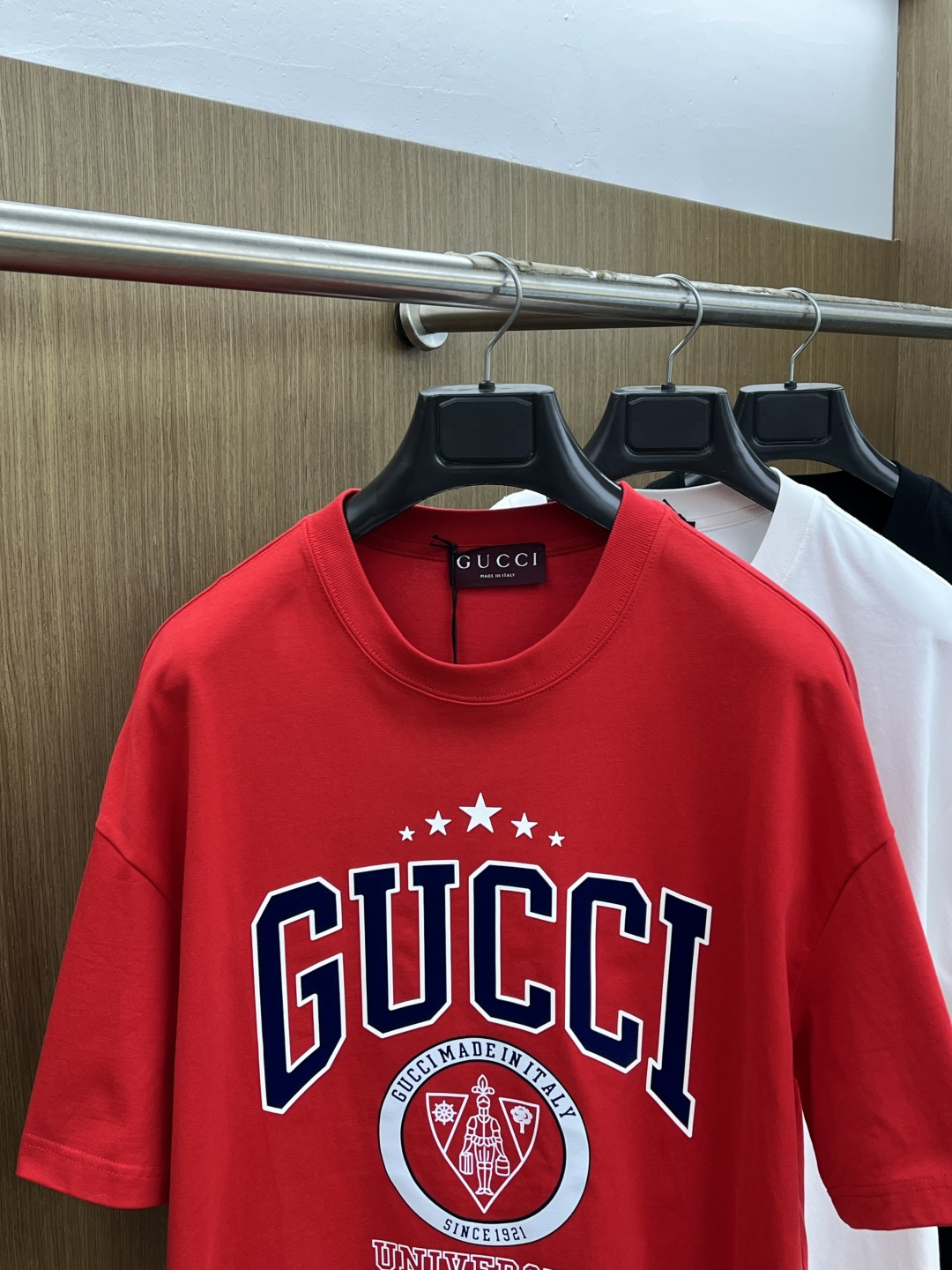 早春 Guc 🔥🔥春夏新款简约字母印花短袖 双纱纯棉面料 多元化搭配 是眼下时尚前沿的创新趋势 复古与现