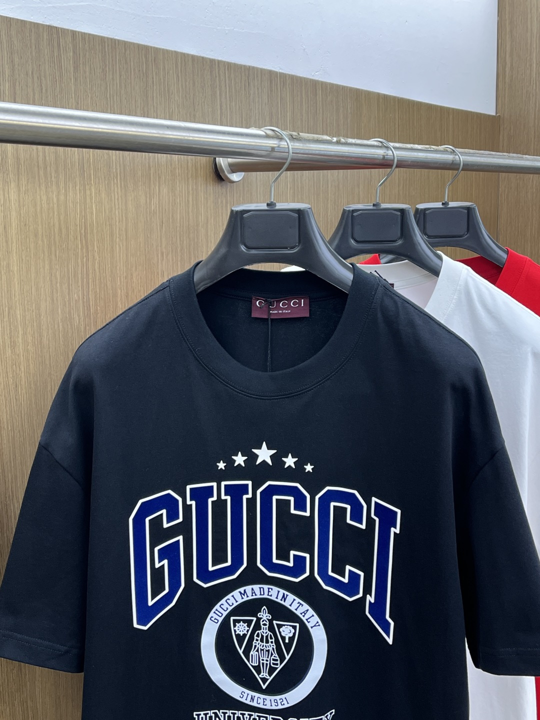 早春 Guc 🔥🔥春夏新款简约字母印花短袖 双纱纯棉面料 多元化搭配 是眼下时尚前沿的创新趋势 复古与现