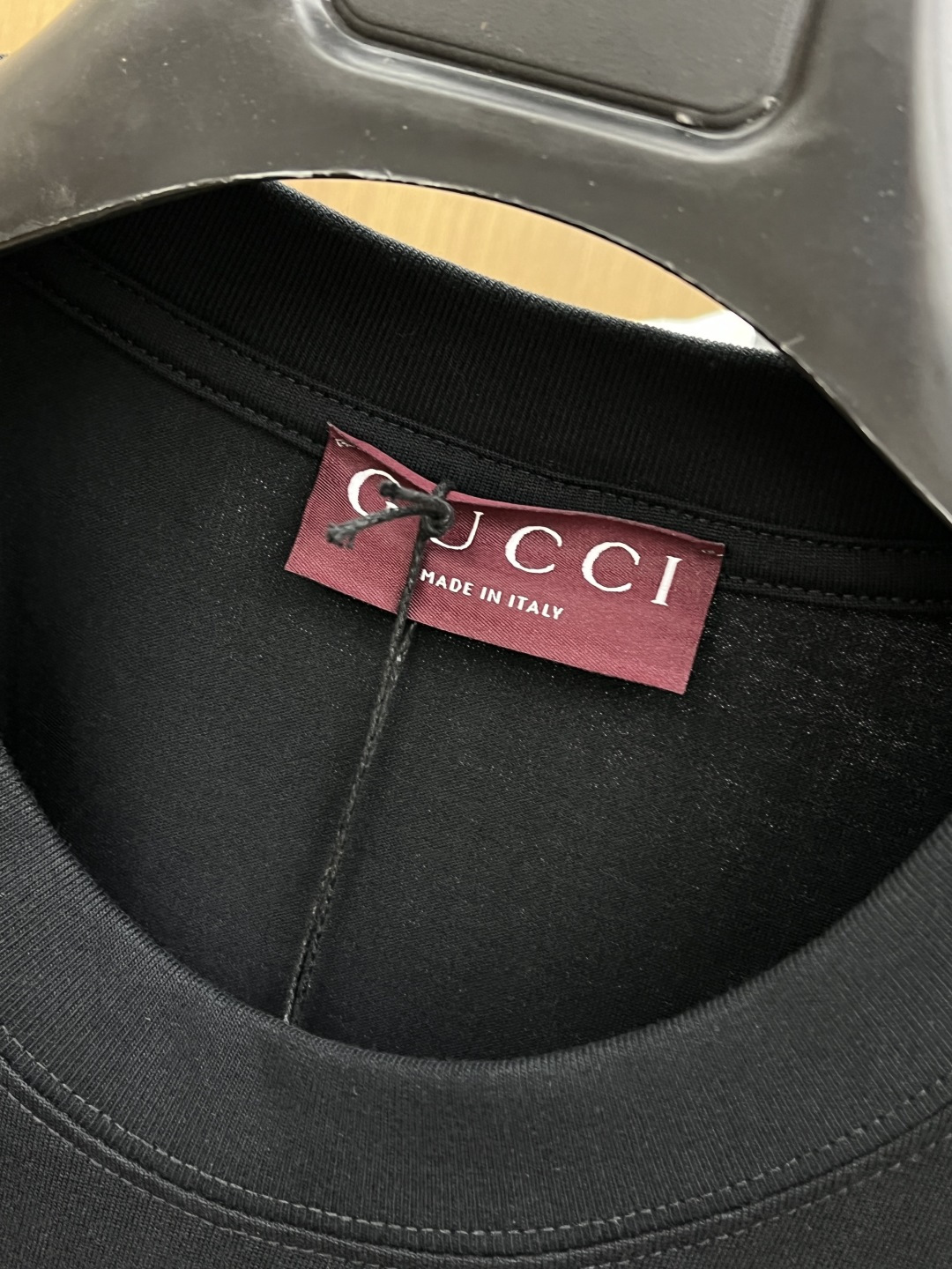 早春 Guc 🔥🔥春夏新款简约字母印花短袖 双纱纯棉面料 多元化搭配 是眼下时尚前沿的创新趋势 复古与现