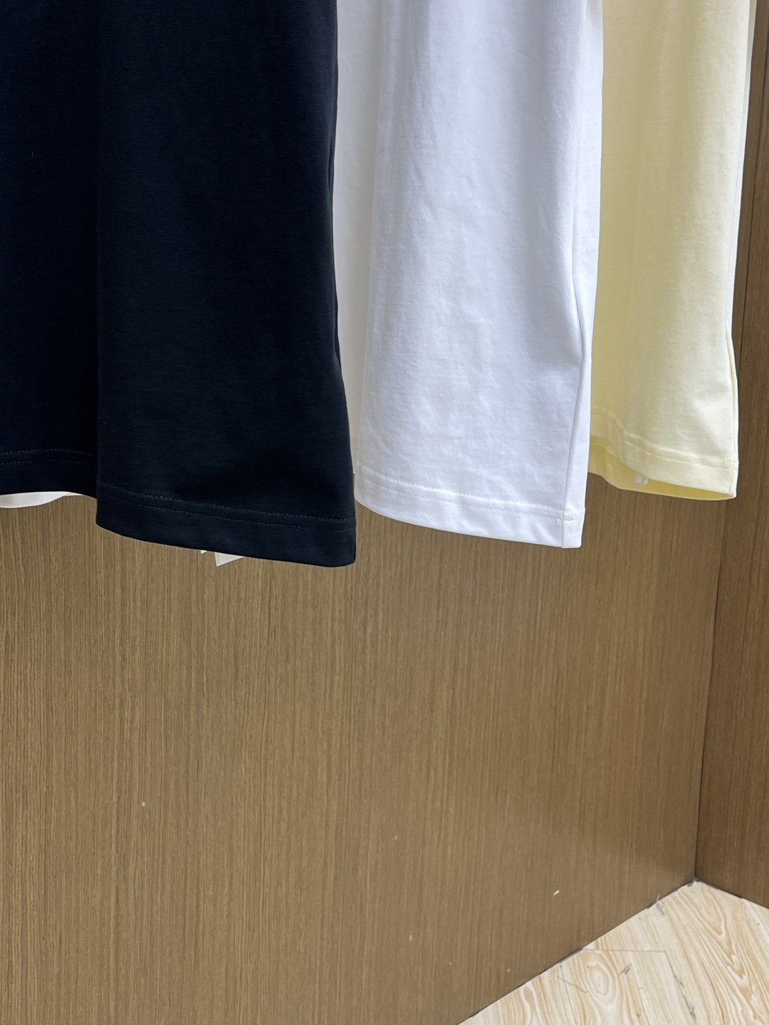 早春 Mon 🔥🔥春夏新款简约字母印花短袖 双纱纯棉面料 多元化搭配 是眼下时尚前沿的创新趋势 复古与现