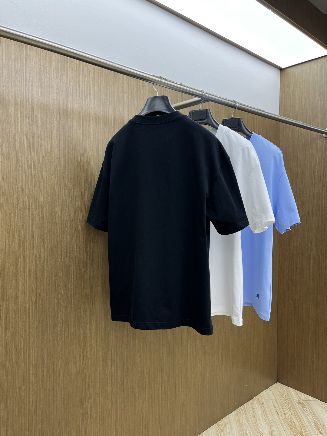 早春 AMIRI 🔥🔥春夏新款简约字母印花短袖 双纱纯棉面料 多元化搭配 是眼下时尚前沿的创新趋势 复古