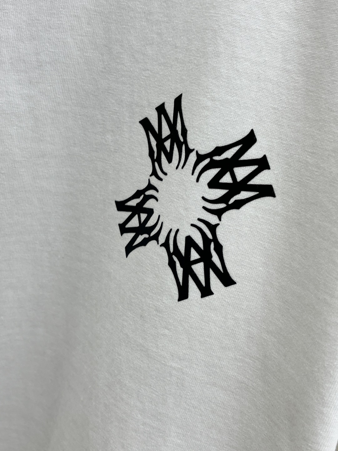 早春 AMIRI 🔥🔥春夏新款简约字母印花短袖 双纱纯棉面料 多元化搭配 是眼下时尚前沿的创新趋势 复古