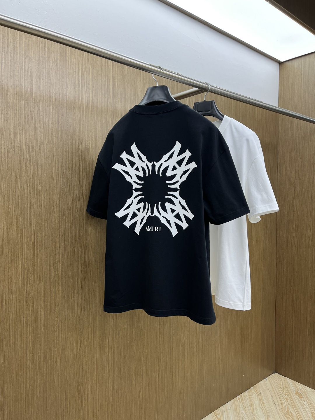 早春 AMIRI 🔥🔥春夏新款简约字母印花短袖 双纱纯棉面料 多元化搭配 是眼下时尚前沿的创新趋势 复古