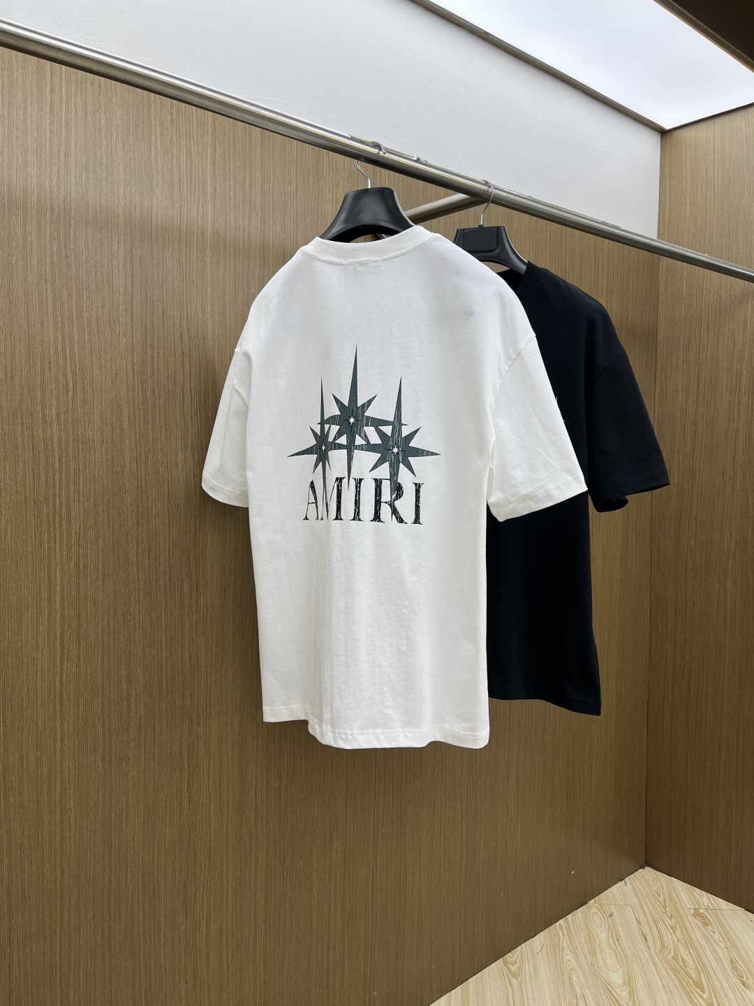 早春 AMIRI 🔥🔥春夏新款简约字母印花短袖 双纱纯棉面料 多元化搭配 是眼下时尚前沿的创新趋势 复古