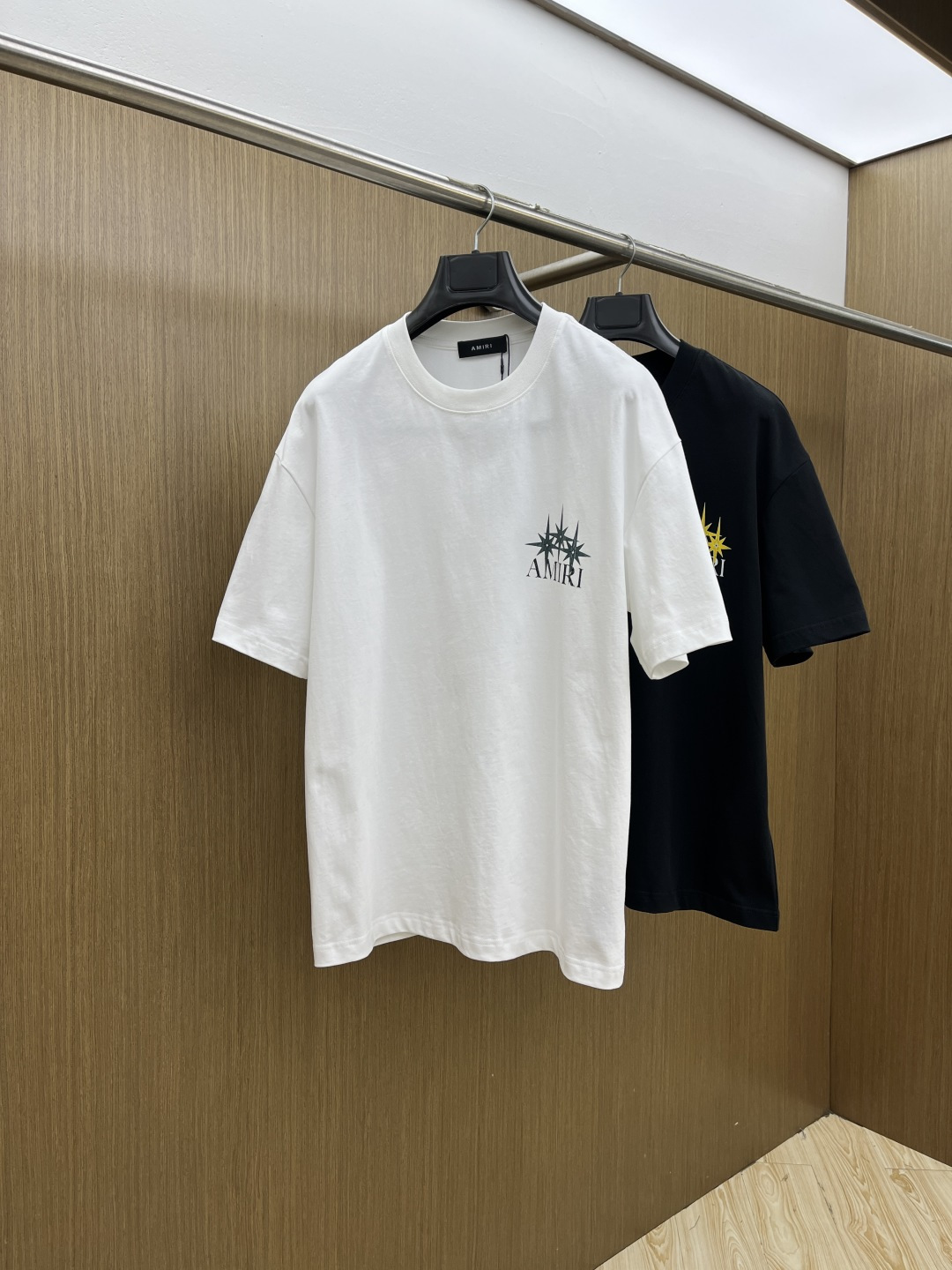 早春 AMIRI 🔥🔥春夏新款简约字母印花短袖 双纱纯棉面料 多元化搭配 是眼下时尚前沿的创新趋势 复古